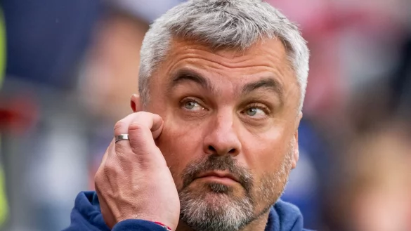 Schalkes Trainer Thomas Reis hält RB Leipzig auch dann für einen Topgegner. - © Torsten Silz/dpa