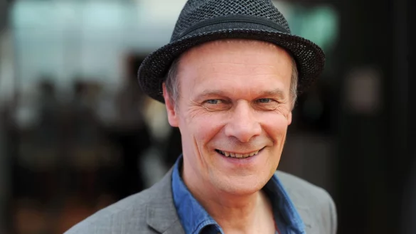 Den Schauspieler Edgar Selge kennt man auch aus Theaterrollen. - &copy; Tobias Hase/dpa