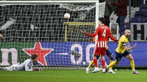 Teddy Teuma (r) von Royale Union Saint-Gilloise dreht nach seinem Treffer jubelnd ab. - &copy; Laurie Dieffembacq/Belga/dpa