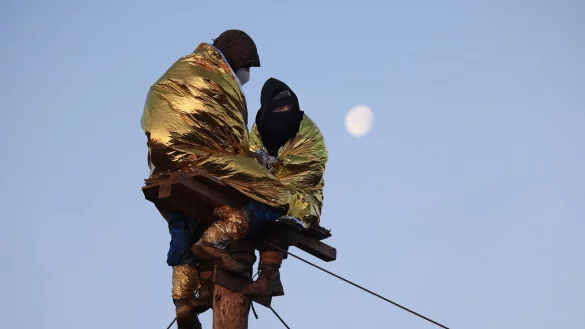 L&uuml;tzerath soll zur Erweiterung des Braunkohletagebaus Garzweiler II abgebaggert werden - gegen den Protest zahlreicher Klimasch&uuml;tzer. - &copy; Oliver Berg/dpa