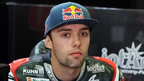 Motorrad-Pilot Jonas Folger ersetzt Pol Espargaró in der MotoGP. - © Eddy Lemaistre/EPA/dpa/Archivbild