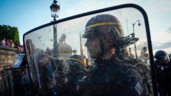 Nach dem Tod eines Jugendlichen bei einer Verkehrskontrolle hatte es in Frankreich tagelang schwere Unruhen gegeben. - &copy; Lewis Joly/AP/dpa