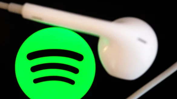 Der Umsatz von Spotify wuchs im vergangenen Quartal auf rund 3,17 Milliarden Euro. Unterm Strich verbuchte der Streamingdienst einen Verlust von 270 Millionen Euro. - &copy; Fernando Gutierrez-Juarez/dpa-Zentralbild/dpa