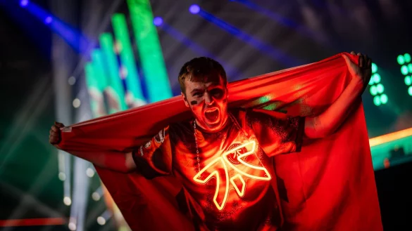 Fnatic-Fans k&ouml;nnen sich nach einer harten Serie &uuml;ber den LEC-Finaleinzug ihres Teams freuen. - &copy; Riot Games/dpa