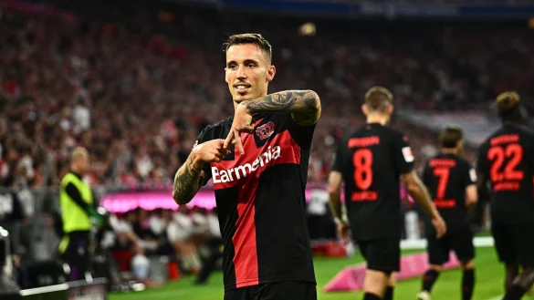 Leverkusens Torsch&uuml;tze Alejandro feiert seinen Treffer. - &copy; Tom Weller/dpa