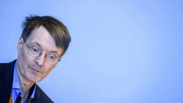 &laquo;Ich glaube, dass die langen Schulschlie&szlig;ungen so nicht notwendig gewesen sind&raquo;: Karl Lauterbach. - &copy; Oliver Berg/dpa