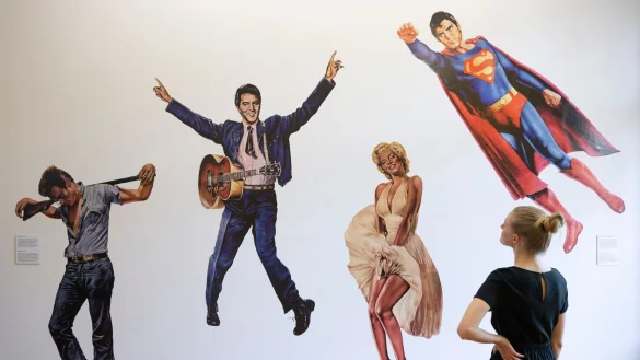 In R&uuml;sselsheim gibt es insgesamt 45 nachgedruckte Puzzle-Poster zu sehen. - &copy; Boris Roessler/dpa