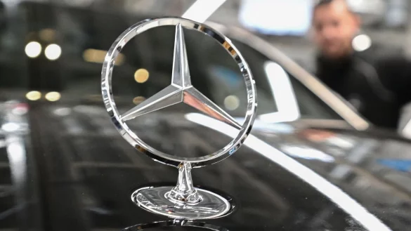 F&uuml;r die Entwicklung seines Navigationssystems setzt Mercedes-Benz auf Partner wie Google. - &copy; Bernd Wei&szlig;brod/dpa