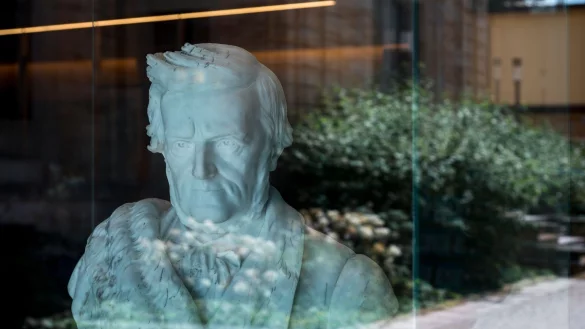 Eine Richard-Wagner-B&uuml;ste im Museum in Bayreuth. - &copy; Daniel Vogl/dpa