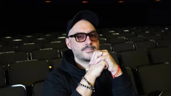 Der russische Regisseur Kirill Serebrennikow 2022 in Hamburg. - &copy; Marcus Brandt/dpa