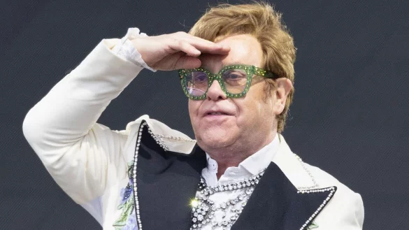 Elton John verabschiedet sich von der B&uuml;hne. Seine letzte Tour soll bereits &uuml;ber 800 Millionen US-Dollar eingespielt haben. - &copy; Suzan Moore/PA Wire/dpa