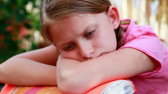 Zu wenige Stimmen oder gar keine Stimme bei der Klassensprecherwahl zu bekommen, ist für ein Kind sehr frustrierend. Es denkt schnell: «Keiner kann mich leiden.» - © Silvia Marks/dpa-tmn