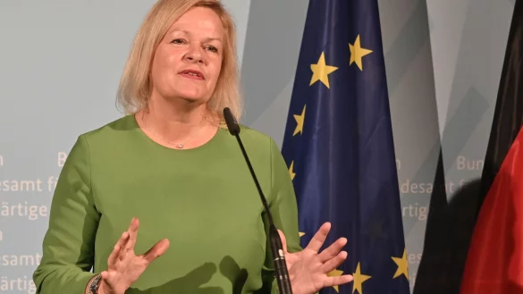 Nancy Faeser Faeser weist Rufe nach mehr Kontrollen an Grenzen zur&uuml;ck. - &copy; Bernd Settnik/dpa