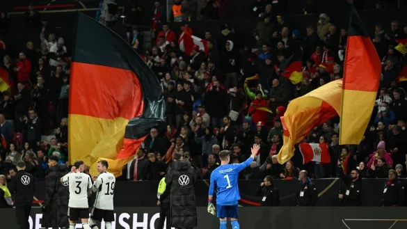 Die Stimmung in Mainz war L&auml;nderspiel-typisch. - &copy; Arne Dedert/dpa