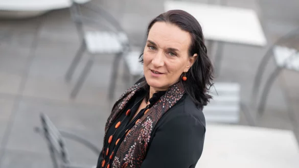 Ter&eacute;rzia Mora legt mit &laquo;Muna oder die H&auml;lfte des Lebens&raquo; einen gro&szlig;en Roman vor. - &copy; Frank Rumpenhorst/dpa