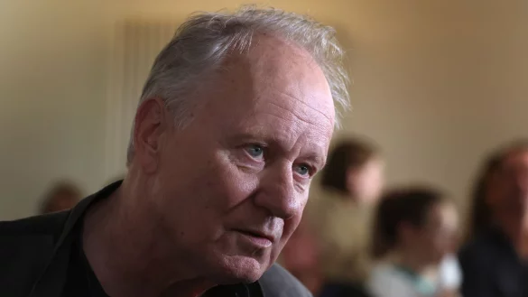 Stellan Skarsgård hat mit den Folgen eines Schlaganfalls zu kämpfen. (Archivbild) - © Karl-Josef Hildenbrand/dpa