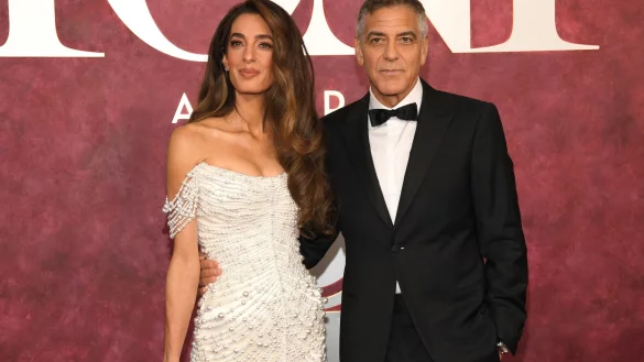 Die Menschenrechtsanw&auml;ltin Amal Alamuddin Clooney und der Oscar-pr&auml;mierte Schauspieler George Clooney leben mit ihren Zwillingen auf einem Bauernhof in S&uuml;dfrankreich. (Archivbild) - &copy; Evan Agostini/Invision/dpa