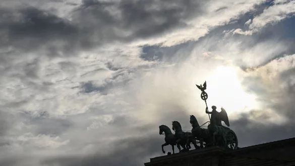 Die Gefühlslage der Nation ist nach Einschätzung des Psychologen Stephan Grünewald derzeit schwierig und stark von Verdrängung geprägt. (Archivbild) - © Jens Kalaene/dpa-Zentralbild/ZB