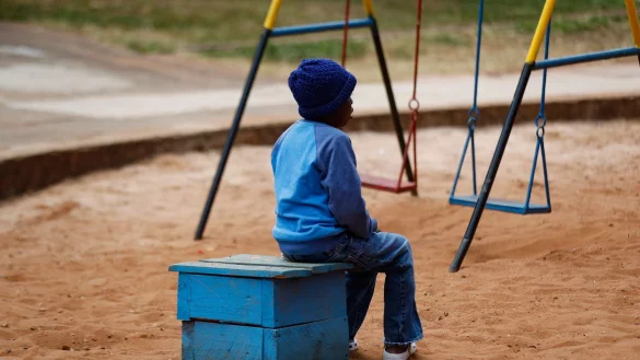 Wird die Welt im Kampf gegen HIV und Aids um Jahre, wenn nicht gar Jahrzehnte zurückgeworfen? (Archivbild) - © Brian Inganga/AP/dpa