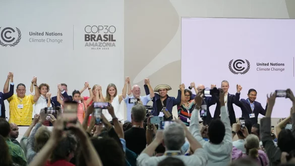 Ein Bündnis unter Führung von Kolumbien und den Niederlanden macht sich für einen sozial gerechten Ausstieg aus fossilen Energien stark. - © Joshua A. Bickel/AP/dpa