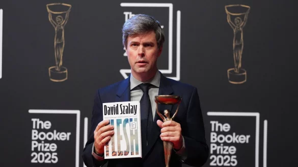Der Booker-Preis geht in diesem Jahr an den ungarisch-britischen Autor David Szalay. - &copy; Kirsty Wigglesworth/AP/dpa