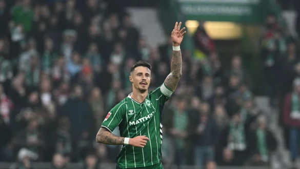 Marco Friedl brachte Werder per Kopf in Führung. - © Carmen Jaspersen/dpa