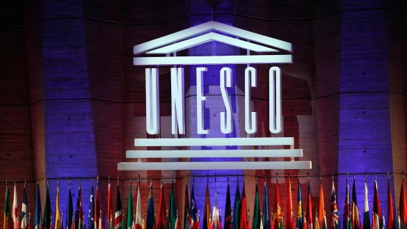Medien weltweit sind unter Druck und die freie Meinungs&auml;u&szlig;erung wird immer st&auml;rker eingeschr&auml;nkt. Die Unesco zieht eine Parallele zu unfriedlichen Zeiten. (Archivbild) - &copy; Christophe Ena/AP/dpa