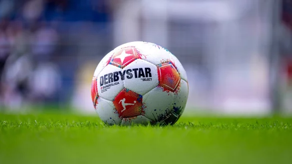 Ein Zuschauer der Partie bei Fortuna D&uuml;sseldorf ist gestorben. (Archivfoto) - &copy; David Inderlied/dpa