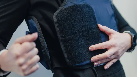 Der Bundesvorsitzende des DGVB fordert besseren Schutz für Mitarbeiter. (Archivbild) - © Marius Becker/dpa