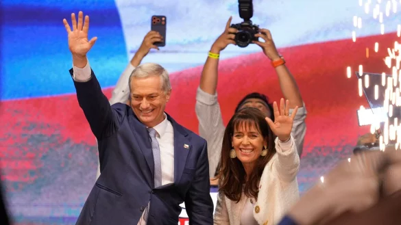 Der deutschst&auml;mmige Rechtspolitiker Jos&eacute; Antonio Kast hat die Stichwahl f&uuml;r sich entschieden. - &copy; Matias Delacroix/AP/dpa