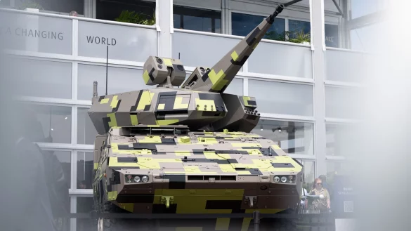 Hersteller stellt sich auf große Stückzahl an Auslieferungen ein. (Archivbild) - © Sebastian Gollnow/dpa