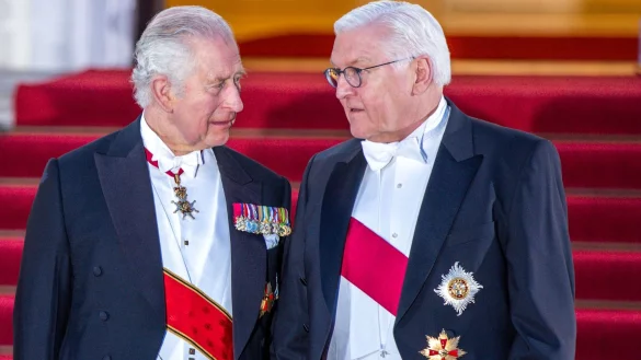 Gegenbesuch: Bundespräsident Frank-Walter Steinmeier und seine Frau Elke Büdenbender kommen zum Staatsbesuch nach London - © Jens Büttner/dpa