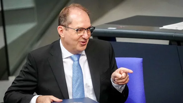 Kurz vor der parlamentarischen Sommerpause war der Gesetzentwurf zu sicheren Herkunftsländern und Rechtsschutz bei Abschiebehaft und Ausreisegewahrsam in erster Lesung beraten worden. (Archivfoto) - © Kay Nietfeld/dpa