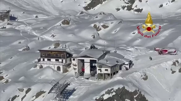 Die betroffene Seilbahn stammt urspr&uuml;nglich aus dem Jahr 1962, war jedoch Anfang 2023 umfassend modernisiert worden. - &copy; -/Vigili del Fuoco/dpa