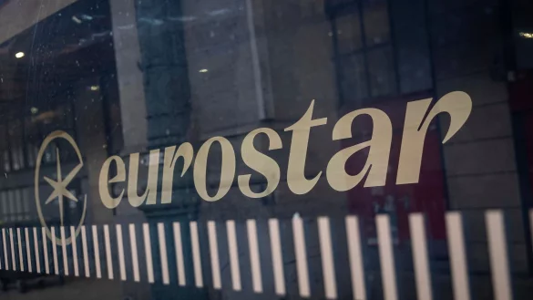 Im Bahnverkehr durch den Eurotunnel kann es auch am Tag nach dem gro&szlig;en Reisechaos zu Versp&auml;tungen und Zugausf&auml;llen kommen. - &copy; Aurelien Morissard/AP/dpa