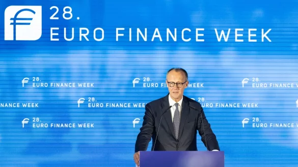 Kanzler Friedrich Merz (CDU) spricht sich f&uuml;r weniger Bankenregulierung in Europa aus (Archivbild) - &copy; Boris Roessler/dpa