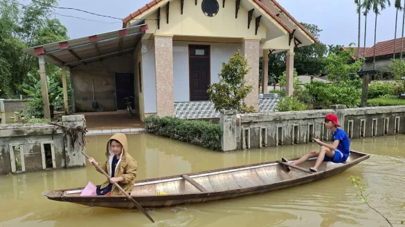 Seit einer Woche k&auml;mpfen Menschen in Vietnam mit schweren &Uuml;berschwemmungen. (Archiv) - &copy; Mai Huy?n Trang/VNA/AP/dpa
