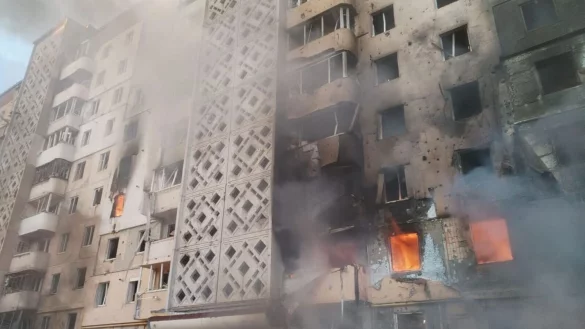 Die Ukraine leidet t&auml;glich unter Zerst&ouml;rungen, will aber keine Friedensl&ouml;sung, die einer Kapitulation gleichk&auml;me. - &copy; Uncredited/Ukrainian Emergency Service/AP/dpa