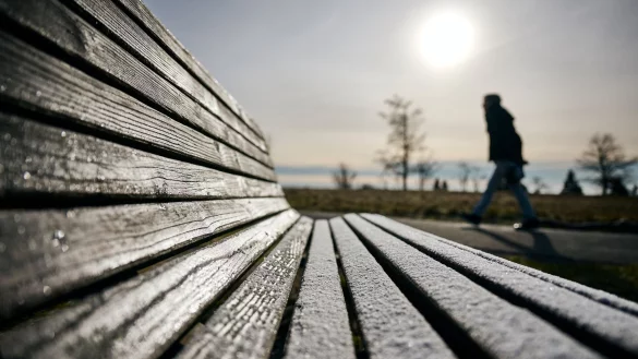 Knackige K&auml;lte &uuml;ber die Feiertage, zuvor zu mild und viel Sonne im Dezember. Der Deutsche Wetterdienst hat eine Bilanz f&uuml;r den letzten Monat des Jahres gezogen. (Archivbild) - &copy; Bernd Thissen/dpa