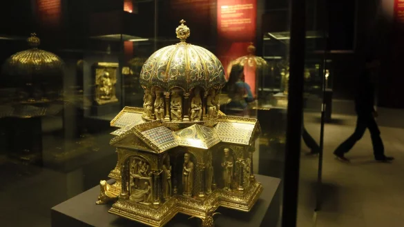 Der Welfenschatz umfasst mittelalterliche Goldreliquien im dreistelligen Millionenwert. (Archivbild) - © Stephanie Pilick/dpa