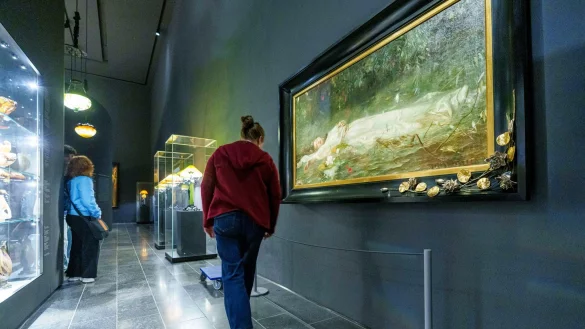 Superstar Taylor Swift beschert einem Gemälde viel Aufmerksamkeit. - © Andreas Arnold/dpa