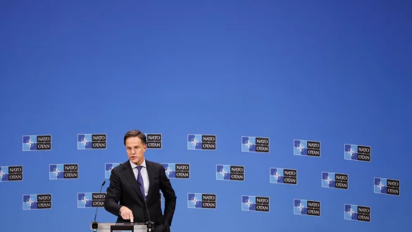 Sieht keinen Grund an der B&uuml;ndnistreue der USA zu zweifeln: Nato-Generalsekret&auml;r Mark Rutte. (Archivbild) - &copy; Geert Vanden Wijngaert/AP/dpa