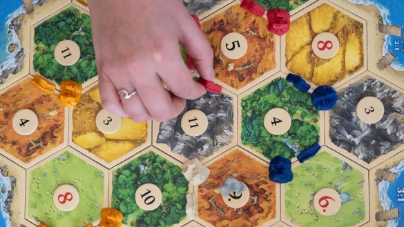 &laquo;Catan&raquo; wird weltweit und millionenfach gespielt. (Archivbild) - &copy; Marijan Murat/dpa