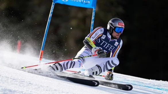Alexander Schmid machte im zweiten Durchgang 14 Plätze gut. - © Robert F. Bukaty/AP/dpa