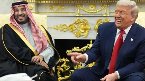 Saudi-Arabiens Kronprinz bekommt einen herzlichen Empfang vom US-Pr&auml;sidenten im Wei&szlig;en Haus. - &copy; Evan Vucci/AP/dpa