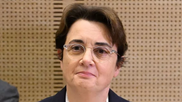 Die Louvre-Pr&auml;sidentin wurde nach dem Juwelendiebstahl im Museum vor dem franz&ouml;sischen Senat befragt. - &copy; Emma Da Silva/AP/dpa