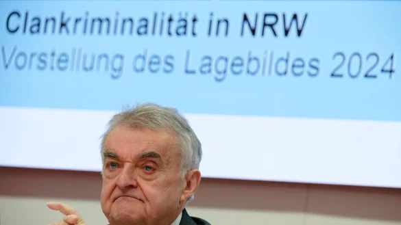Weniger Straftaten und Tumulte, mehr Verdächtige: Lagebild zeigt Entwicklung der Clan-Kriminalität - © Henning Kaiser/dpa