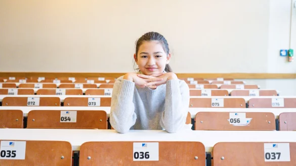 Mit gerade mal elf Jahren hatte Lina Heider im Sommer ihr Abi-Zeugnis in der Tasche. - &copy; Benjamin Westhoff/dpa