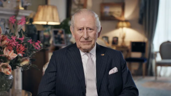 Der britische König Charles III. hat sich in einer Videobotschaft zum Fortschritt seiner Krebsbehandlung geäußert. - © Tommy Forbes/Bango Studios/PA Media/dpa