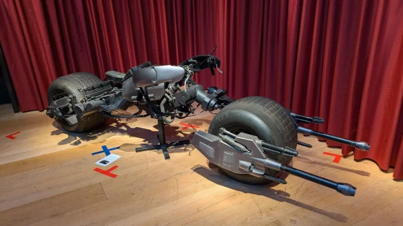 Das ikonische Motorrad von Superheld Batman aus den Filmen "The Dark Knight" und "The Dark Knight Rises". - © Philip Dethlefs/dpa